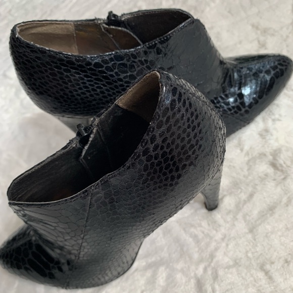 Booties 🖤 - Picture 3 of 15